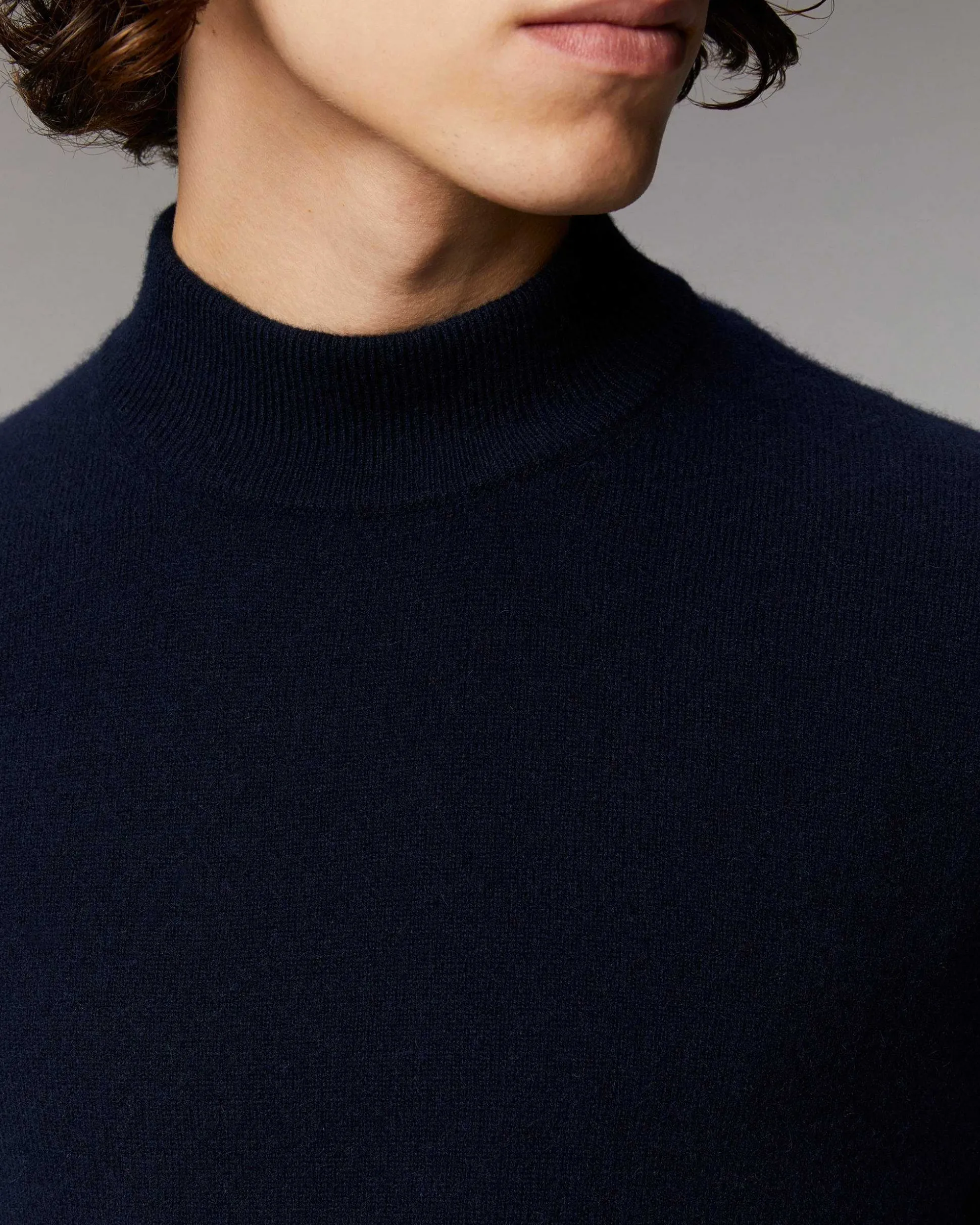 Pull Col Montant Basique Leger