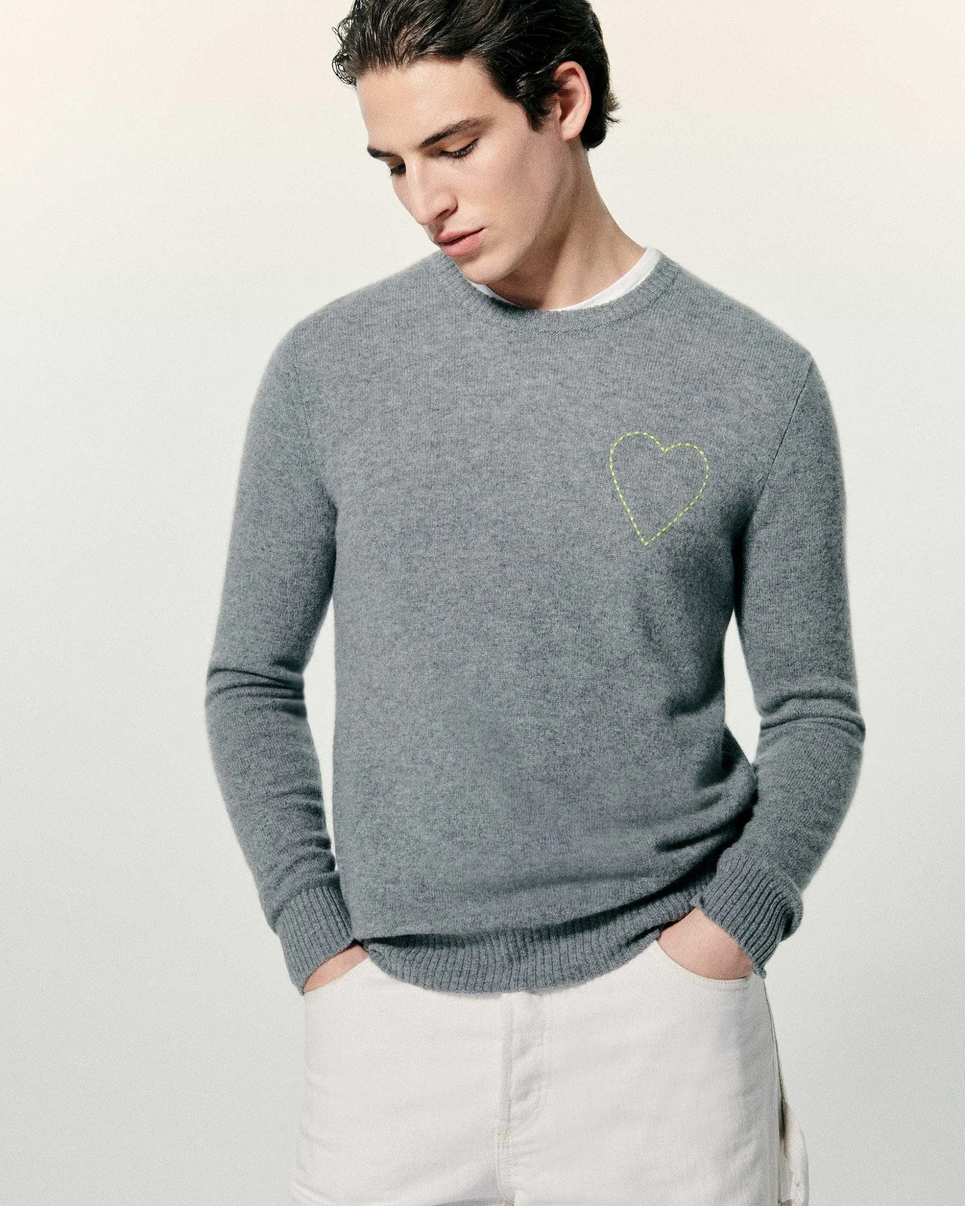 Pull Col Rond Coeur Brode