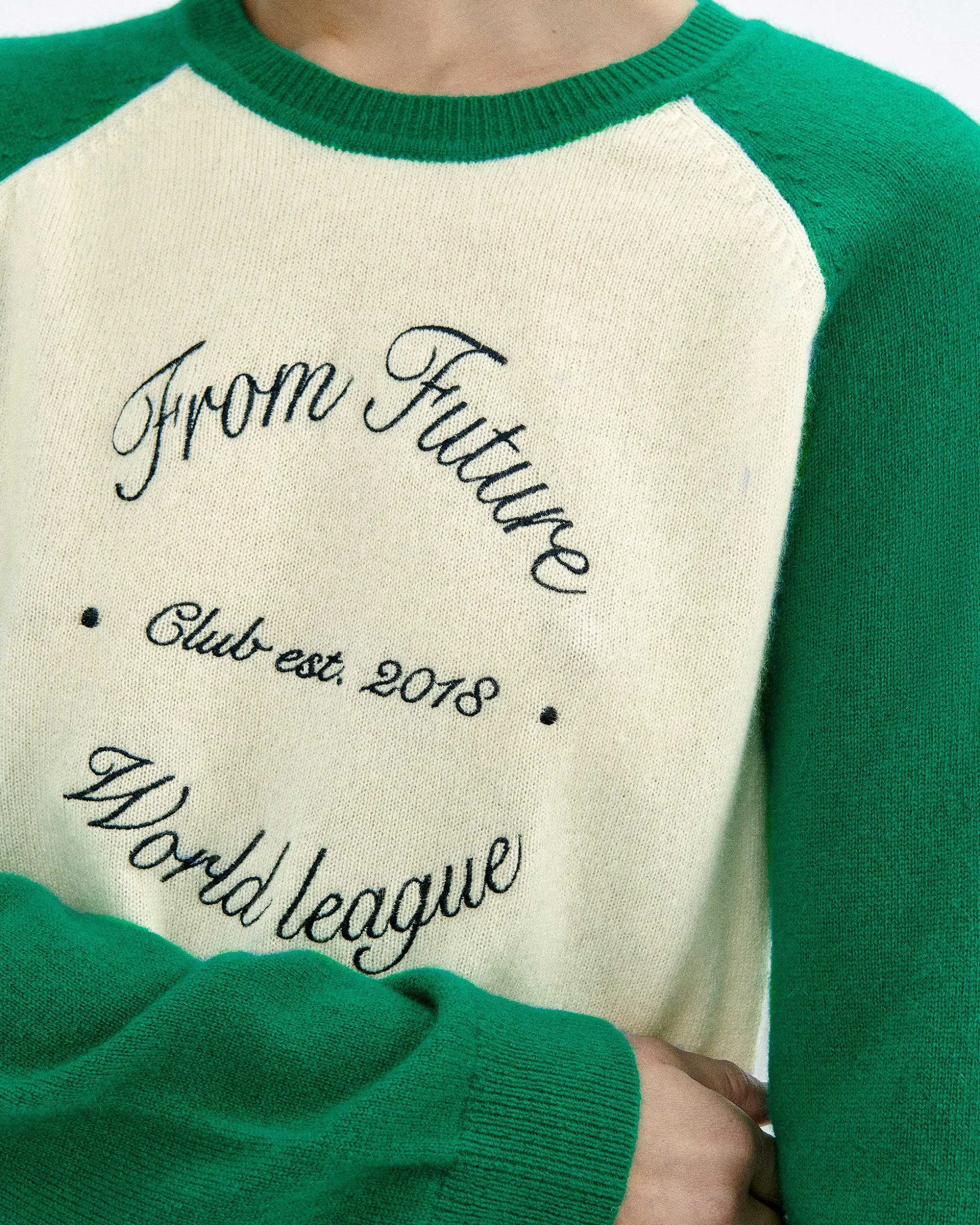 Pull Col Rond From Future Club