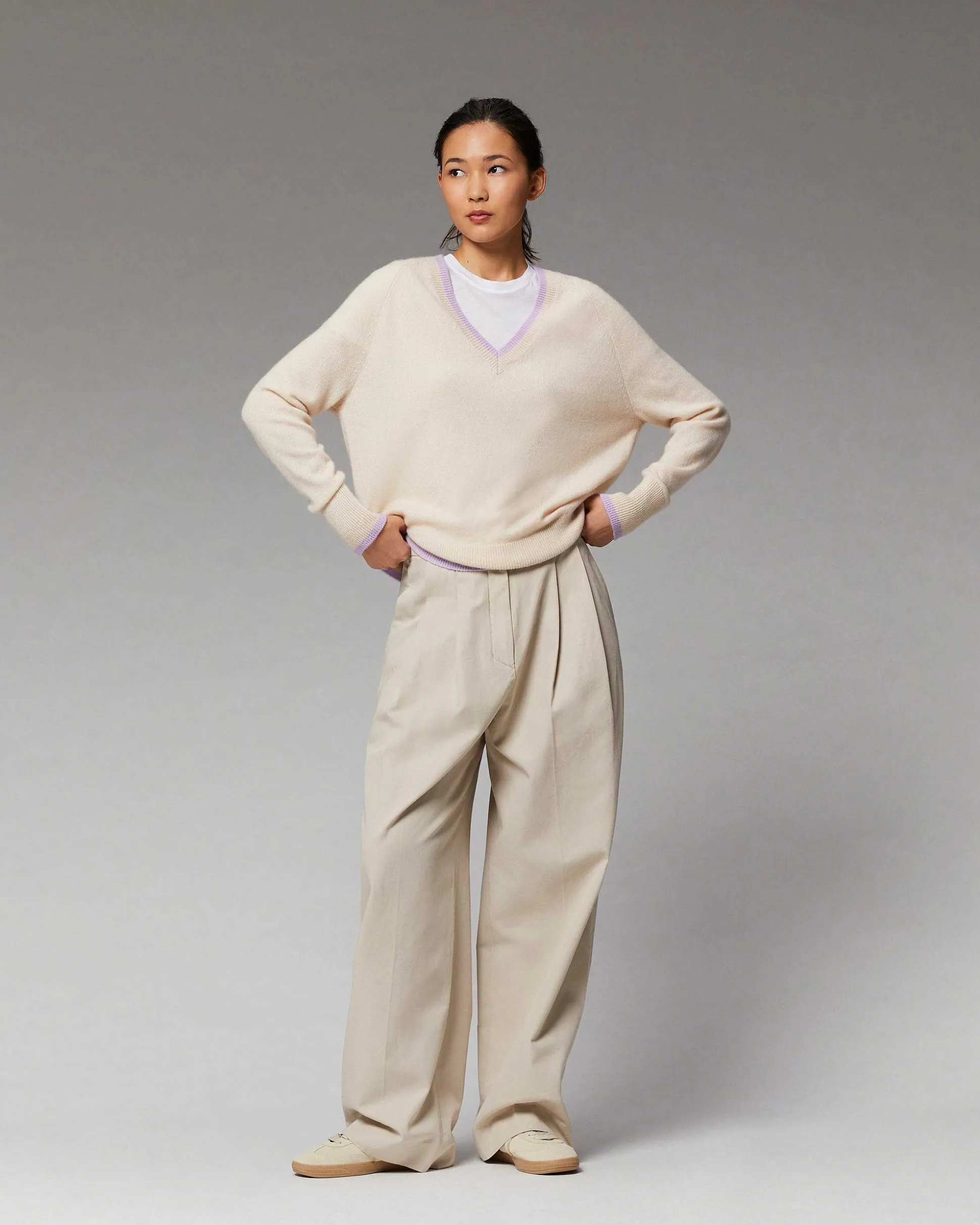 Pull Col V Liserets Contrastes Leger